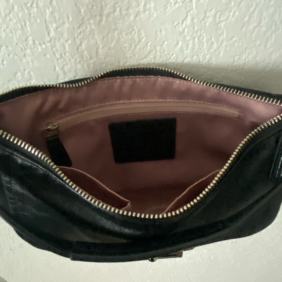 Coach Crossbody Bag Black with Pink lining - Picture 7 of 7